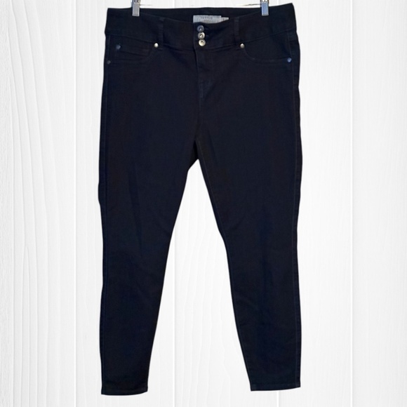 TORRID Jegging Skinny Super Stretch High-Rise Jeans - Dark Wash NWOT - Picture 4 of 13